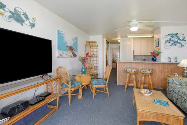 Ground floor ocean front condo with flat screen tv.
