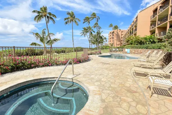 Maalaea Banyans Hot Tub