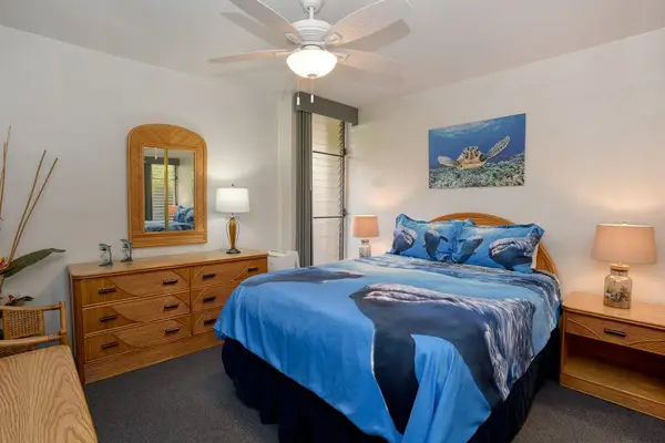 Bedroom with queen bed for a great nights sleep.