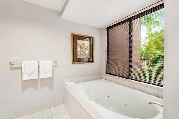 Deep Soaking Tub For Spa Like Relaxation