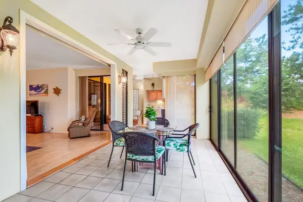 Screened Lanai Perfect For Outdoor Dining