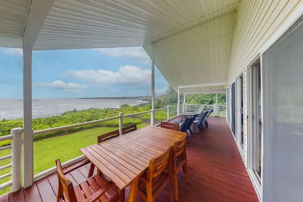Spacious Lanai For Outdoor Dining