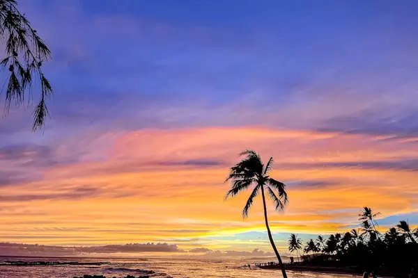 Breathtaking Hawaiian sunset to end the day
