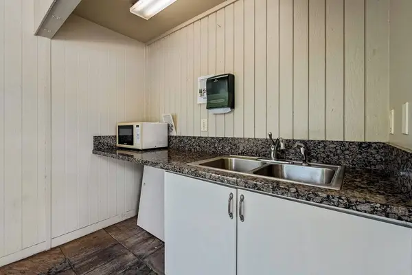 Outdoor Kitchen For Island Feasts