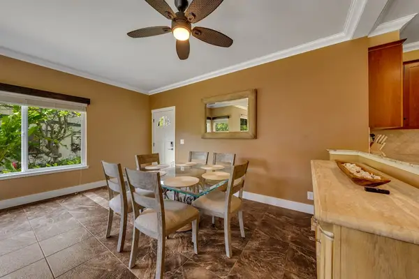 Cozy dining nook for everyday meals