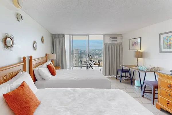 Enjoy a comfortable stay in this studio featuring two double beds, offering plenty of space for families or groups.