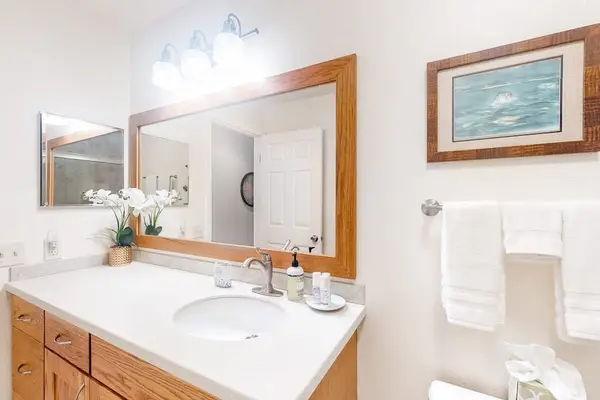 Bright Full Bathroom with Contemporary Finishes