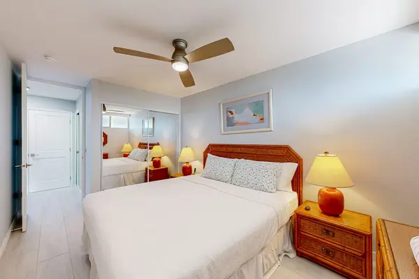 Cozy Coastal Retreat With Plush Bedding