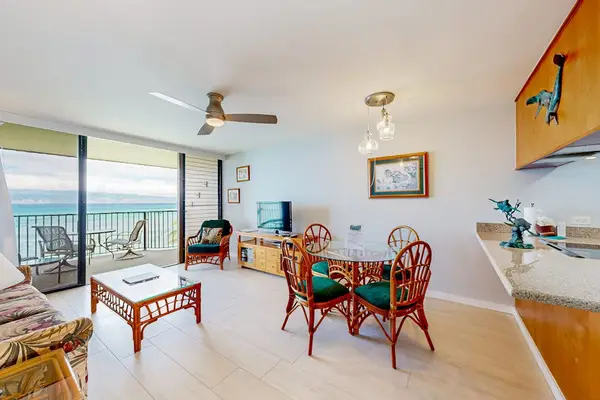 Ocean View Dining With Tropical Ambiance