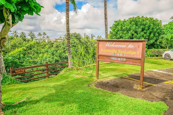 Princeville Sea Lodge 1 Beach Trail