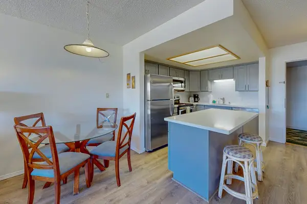 Convenient dining area located right near the kitchen