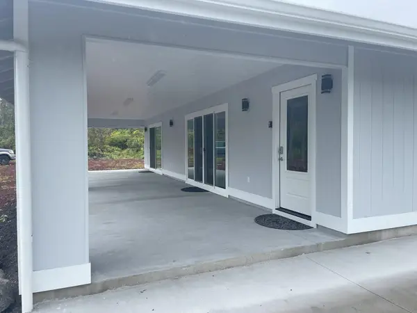 Covered back lanai so that you can experience the outdoors.