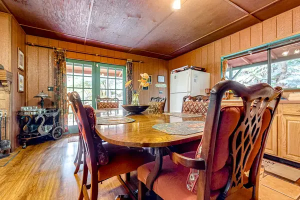Dining room for dinners in full of natural light.