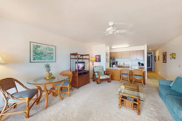 Open-Concept Living Room for Family Gatherings