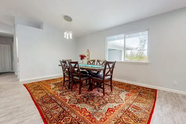 Large dining room table for hearty breakfasts or quick snacks with ease and then break out the board games.