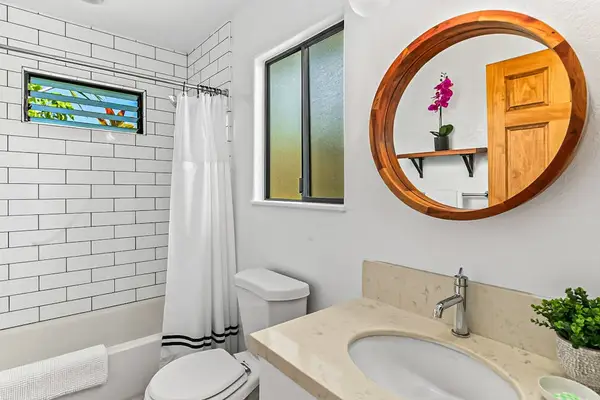 Spa-Inspired Full Bathroom