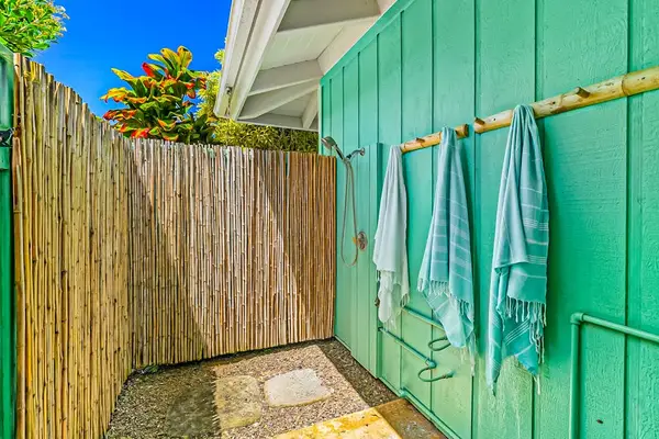 Private Open-Air Garden Shower