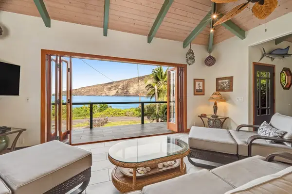 Breathe in the ocean air! Watch the waves roll in from the absolute comfort of our beautiful open-air living space! 🌊🛋️✨