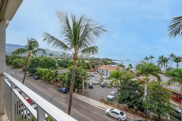Lanai overlooking tropical island scenery
