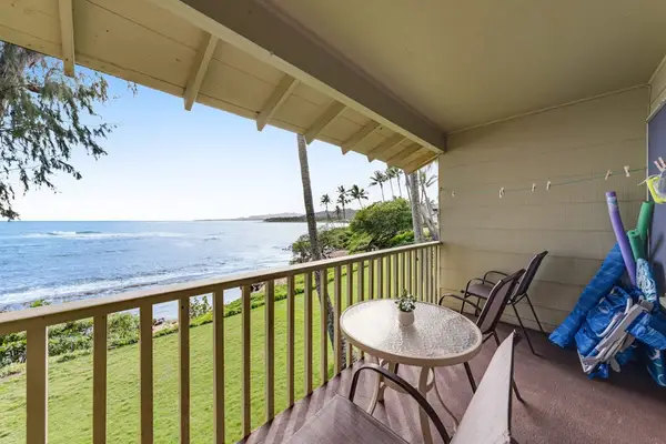Relax on the private lanai while enjoying breathtaking ocean views.