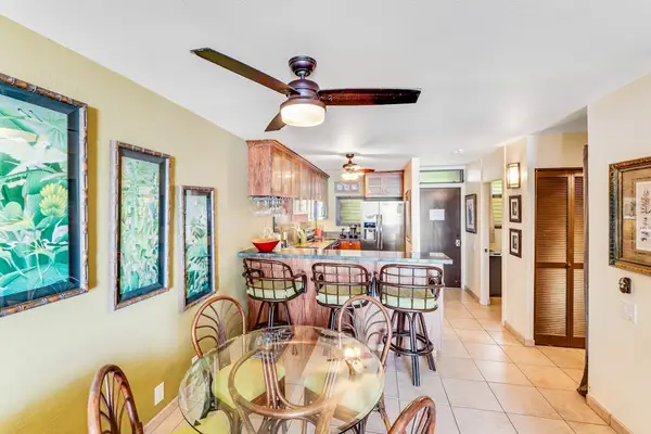 Gather, Dine & Relax in Island Comfort