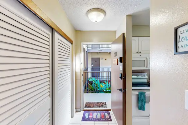 Entry way for the unit.