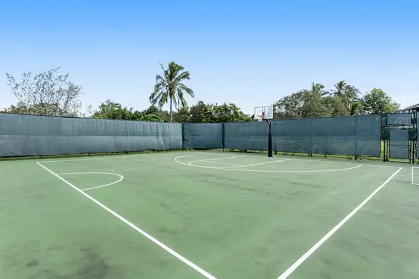 The Cliffs Resort basketball courts