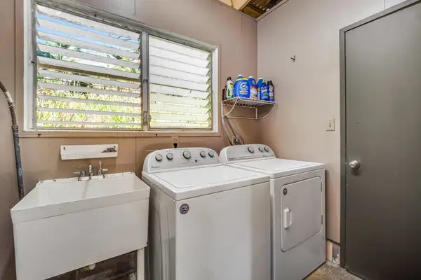 In-home washer and dryer let you pack light and enjoy the convenience of doing laundry during your stay.
