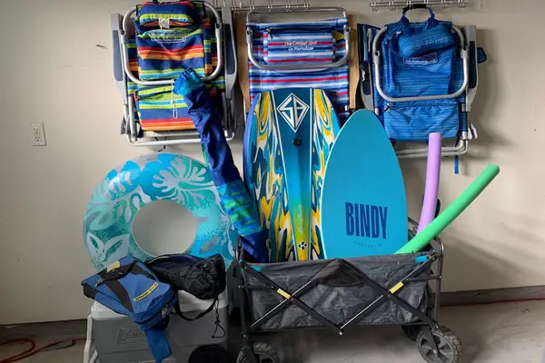 As our guests, you have access to the various beach amenities located in the garage, beach chairs, beach umbrellas, coolers, boogie boards, noodles, and snorkel equipment.