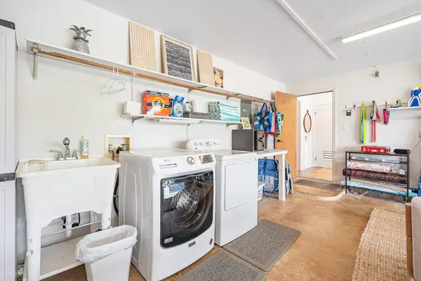 Spacious Laundry Room Convenience