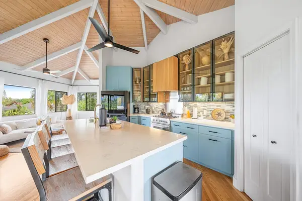 Modern Gourmet Kitchen For Family Feasts