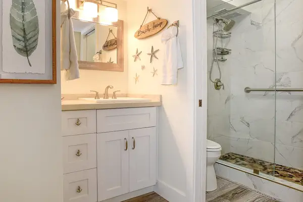 Fresh And Bright Spa Bathroom