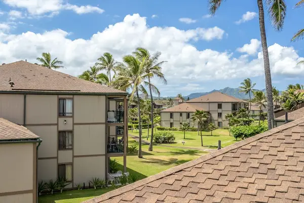 Pono Kai Resort, includes 12-acre grounds, an outdoor pool, a hot tub, a shuffleboard area, a barbecue facility with gas grills, a sauna, golf putting greens, Ping-Pong tables, a croquet lawn, a fitness center, tennis courts, and laundry facilities.