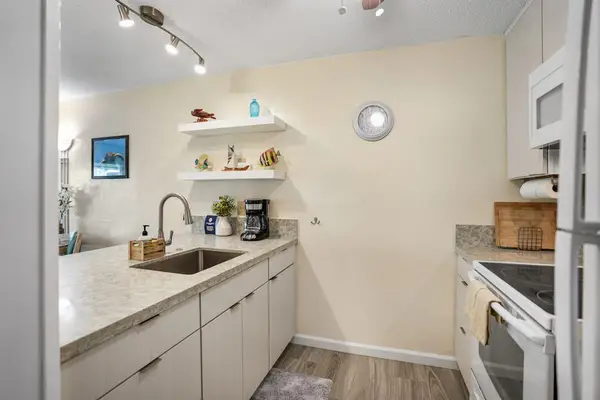 Modern Kitchen for Every Stay