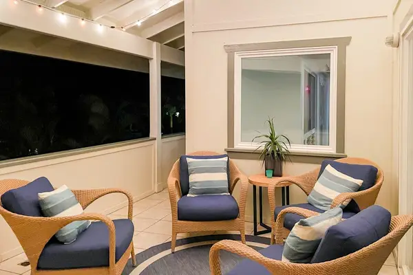 Private Lanai Lounge Escape