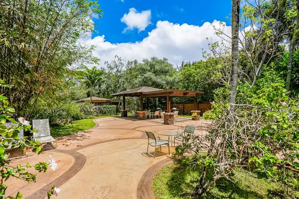 Open outdoor space to enjoy the island breeze