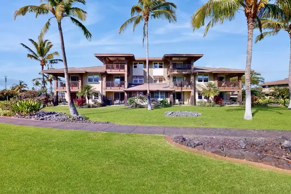 Expansive Tropical Resort Grounds