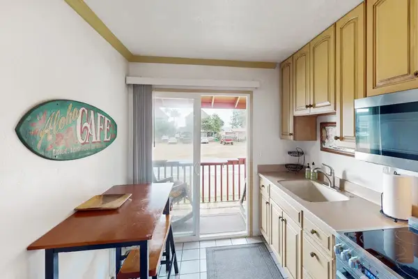 Sunny Kitchen Ready For Home Cooked Meals
