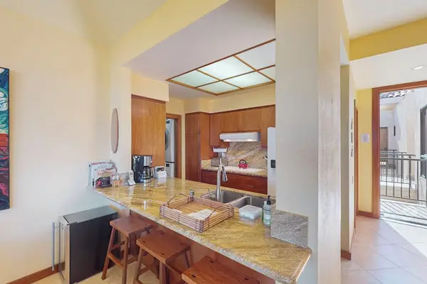 Granite Breakfast Bar with Stool Seating & Prep Sink