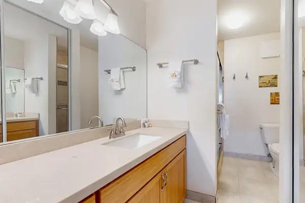 Double Vanity Full Bathroom