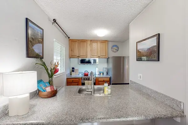 Spend tranquil evenings chatting with your guests or watching TV in the inviting living room, or surprise them with a delicious homemade meal prepared in the well-equipped kitchen.