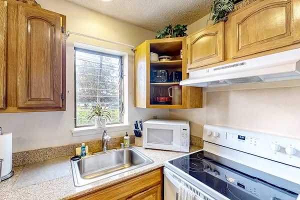 Sunny Kitchen With Modern Conveniences
