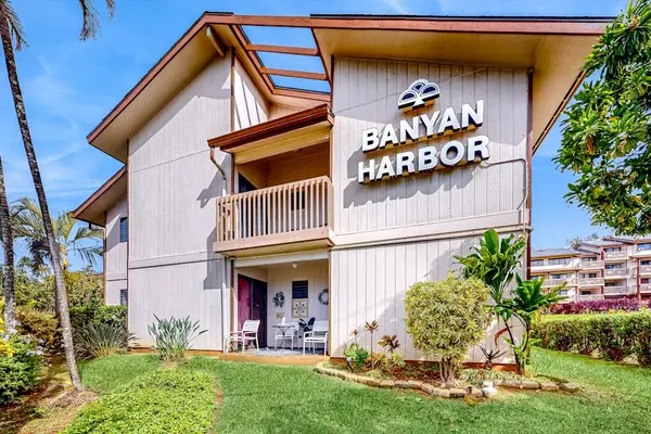 Banyan Harbor Resort Entrance