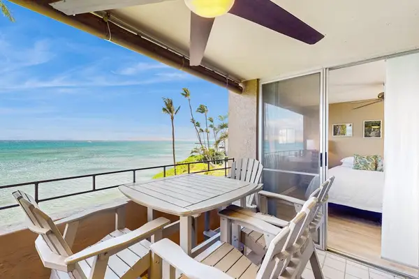 Private Oceanfront Balcony Escape