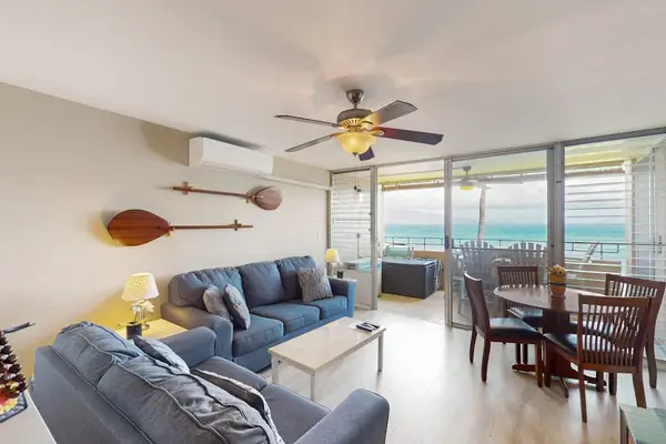 Sunlit Living Room Made For Relaxing