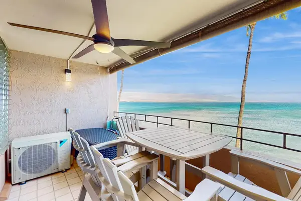 Front Row Balcony Overlooking The Ocean