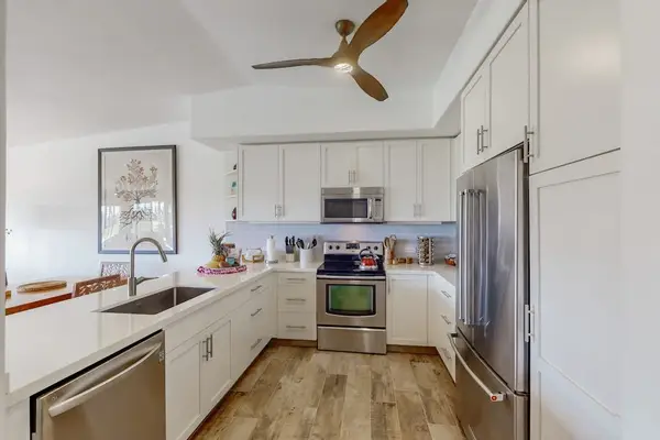 Modern Chef's Kitchen Retreat