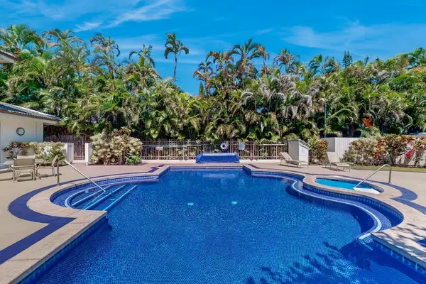 Resort Style Infinity Pool Escape
