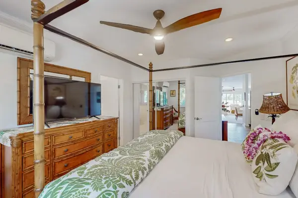 Spacious Primary Suite With Dresser