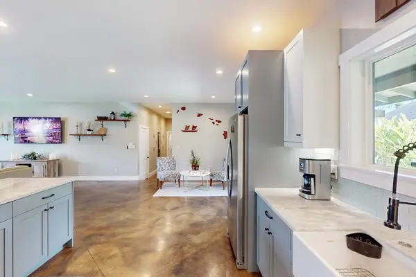 Modern Kitchen With Plenty Of Space To Cook